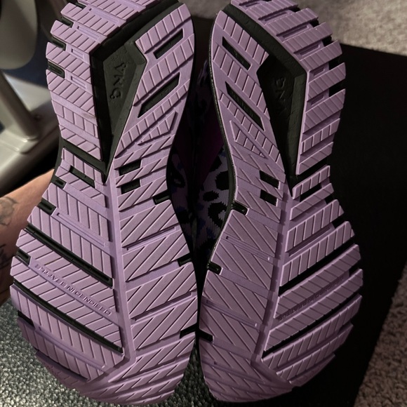 Women’s size 9 Brooks revel - Picture 3 of 5